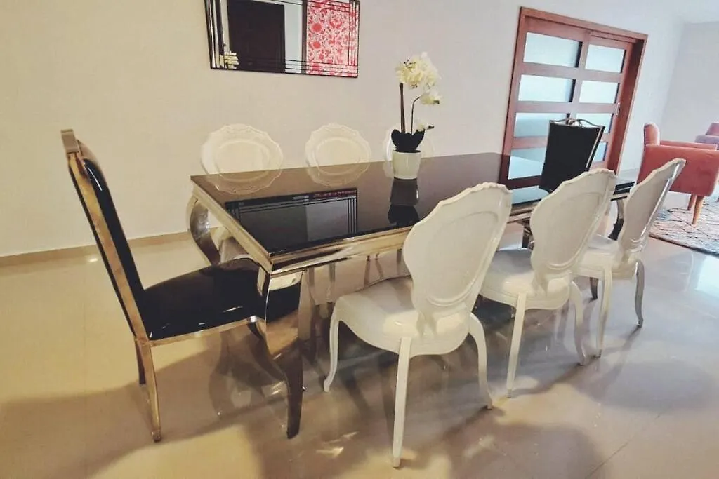 Villa Chloe. Modern 4 Rooms House With Pool Cancun