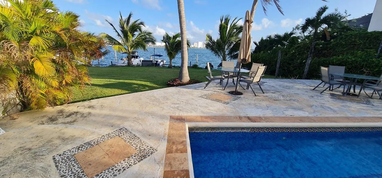 Villa Chloe. Modern 4 Rooms House With Pool Cancun 0*,  Mexico