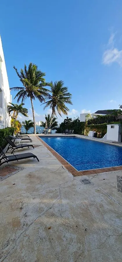 Villa Chloe. Modern 4 Rooms House With Pool Cancun