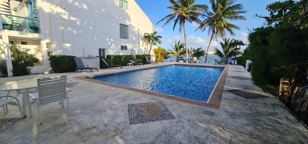 Villa Chloe. Modern 4 Rooms House With Pool Cancun