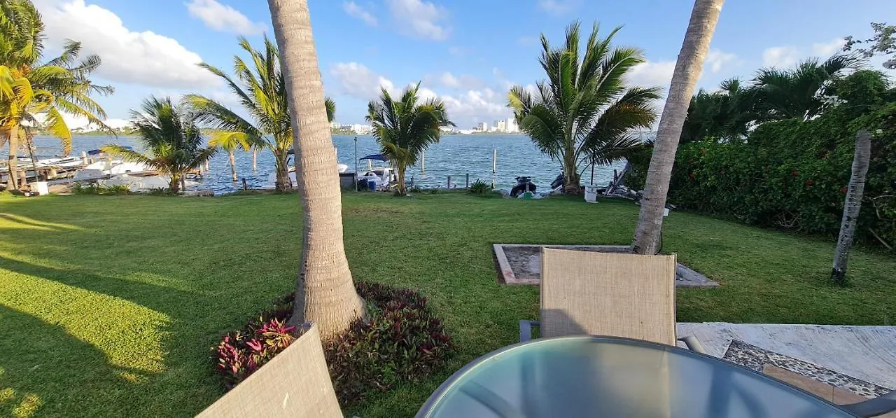 Villa Chloe. Modern 4 Rooms House With Pool Cancun Mexico
