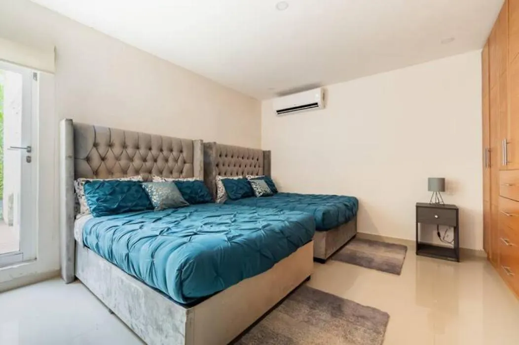 Villa Chloe. Modern 4 Rooms House With Pool Cancun