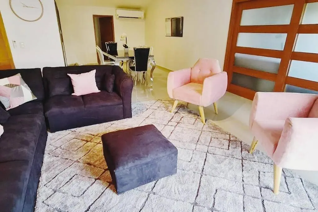 Villa Chloe. Modern 4 Rooms House With Pool Κανκούν